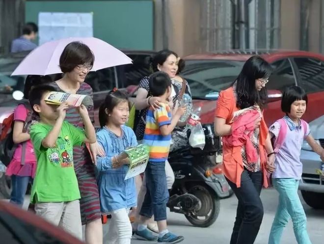 初中孩子的家庭教育_學(xué)校家庭共同教育孩子_初中孩子教育心得體會