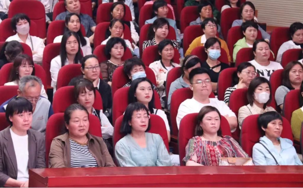 家庭教育巡講_全民健康生活方式大巡講行動(dòng)_家庭私塾教育