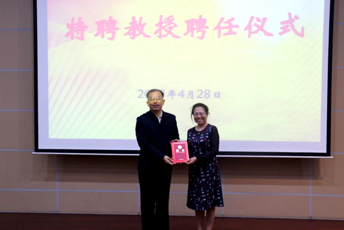 家庭教育研究報告_報告家庭研究教育怎么寫_報告家庭研究教育的內容