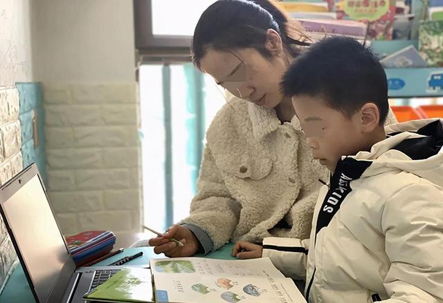 在家?guī)薜膶殝屵m合做的工作_帶娃寶媽在家可以做什么兼職_帶娃在家可以做什么