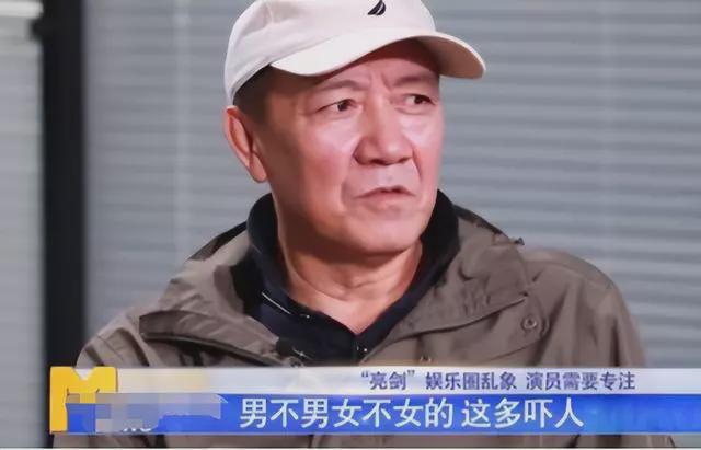 男生表演妝容怎么畫_男生妝容特點描述_小男生表演的妝容照片