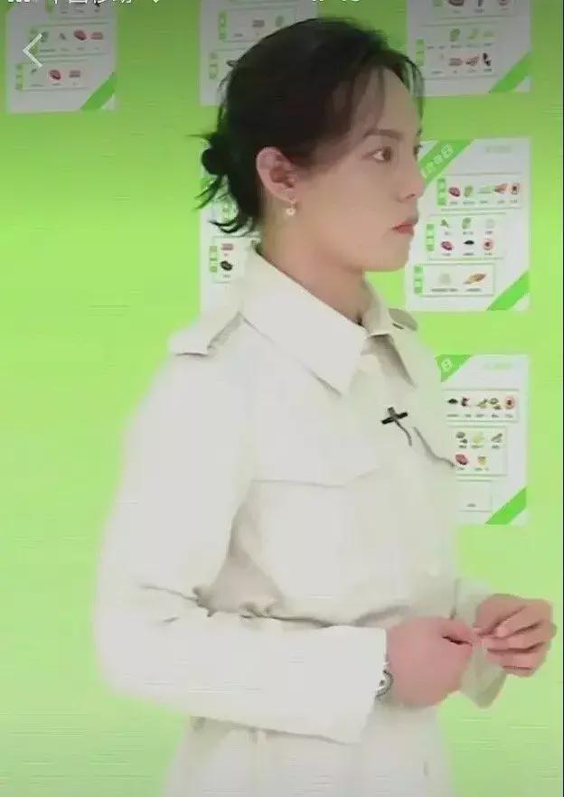 男生表演妝容怎么畫_男生妝容特點描述_小男生表演的妝容照片
