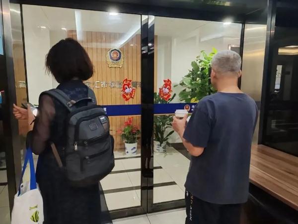 上海一認知障礙老人在文峰美容美發被誘導消費60萬元？立案調查！