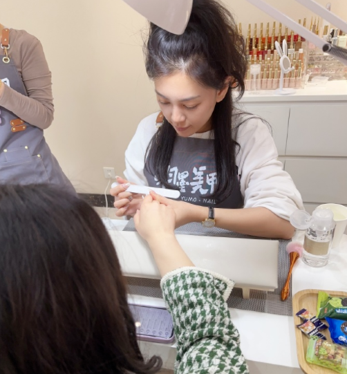 美甲店賺錢嗎_美甲店掙錢嗎利潤高嗎_美甲賺錢
