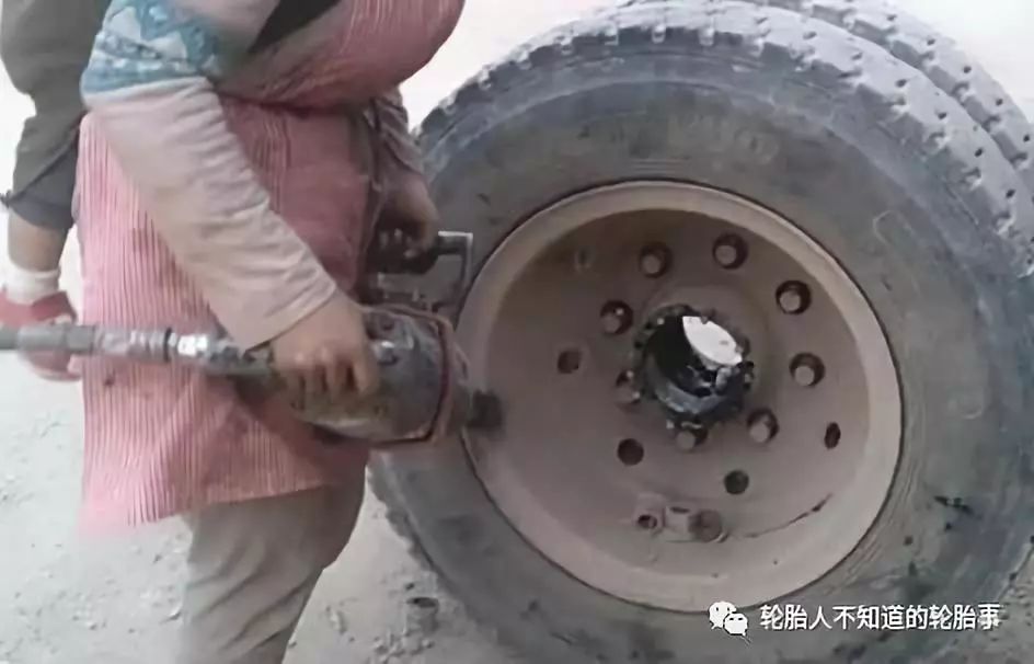 有一邊帶娃一邊工作的寶媽嗎_寶媽帶娃找工作_寶媽帶娃上班的工作