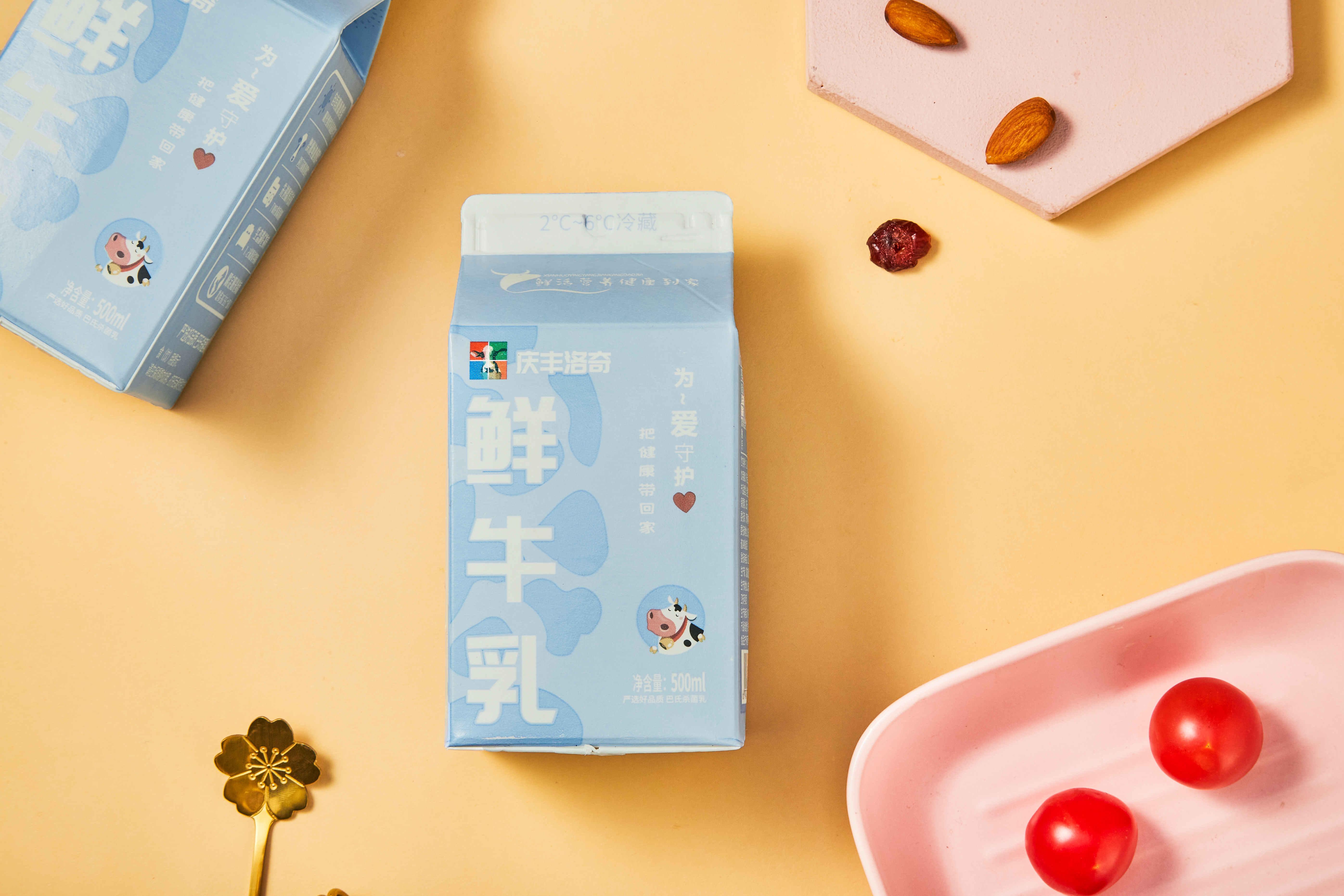 喝牛奶可以美白皮膚嗎_美白喝牛奶有用嗎_美白牛奶喝皮膚可以變白嗎