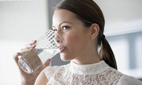 皮膚怎么補水_皮膚補水補不進去怎么辦_皮膚補水效果最好的方法