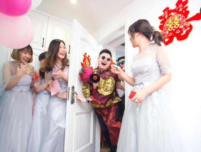 伴娘需要自己化妝嗎_伴娘要化妝的嗎_化妝伴娘需要什么證件