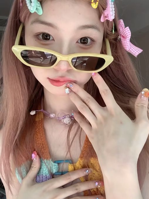 好看的美甲款式_好看的美甲款式2021短款_款式好看美甲圖片