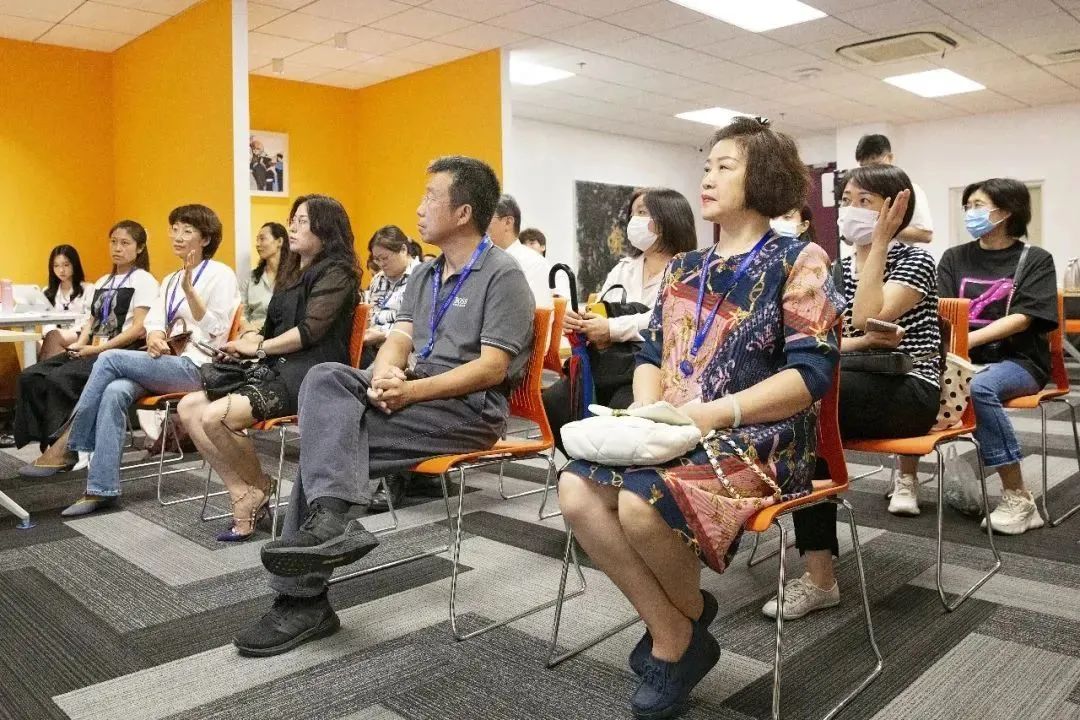 家庭與學校教育相結合_家庭教育與學校教育怎么結合_學校和家庭教育結合