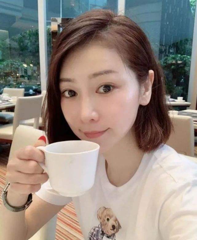 50歲的我，為了提升皮膚緊致感，不去美容院也會堅(jiān)持做的4件事