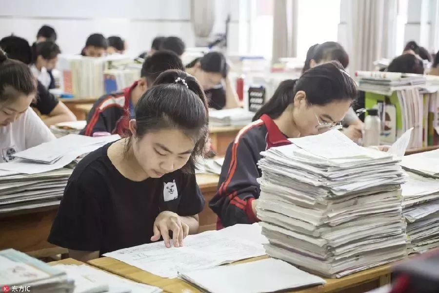 寶媽一個月2000生活費多嗎_媽生活費表情包_費媽是啥意思