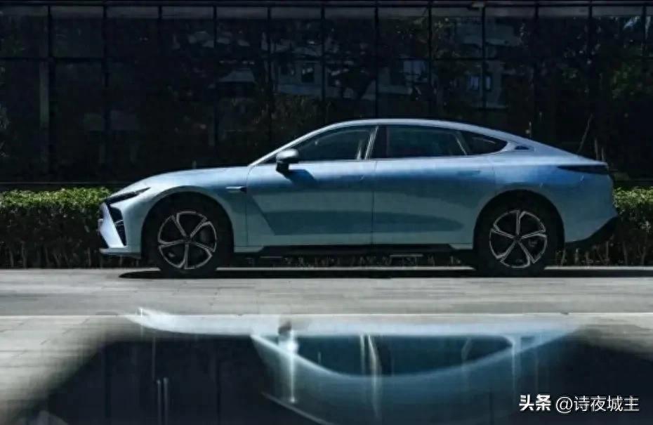 聽我一句勸，如果家用車每周行駛100公里，建議寶媽選擇星紀(jì)元ES