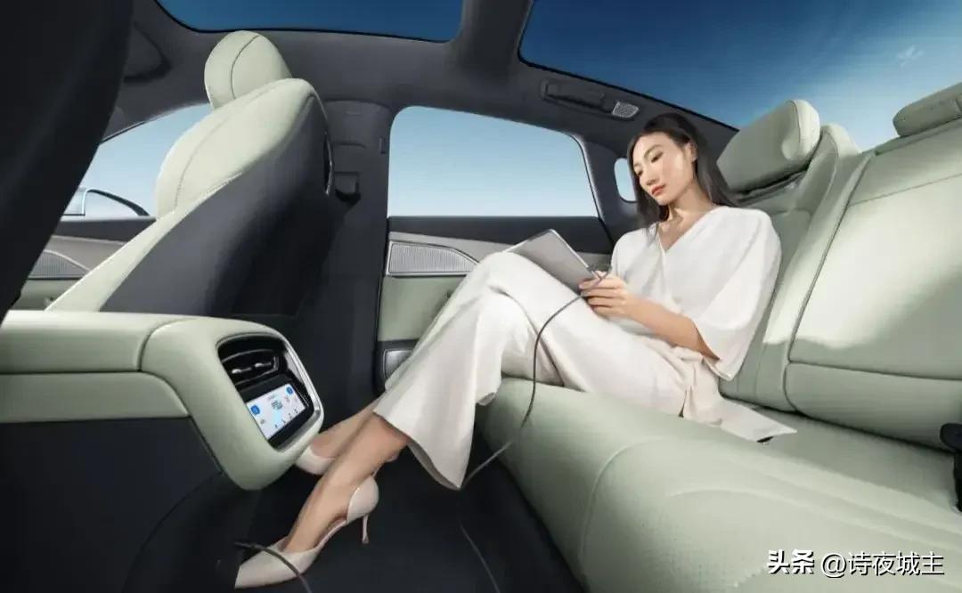 接送娃兒的車_媽媽接送孩子開的車_寶媽接送孩子買什么車