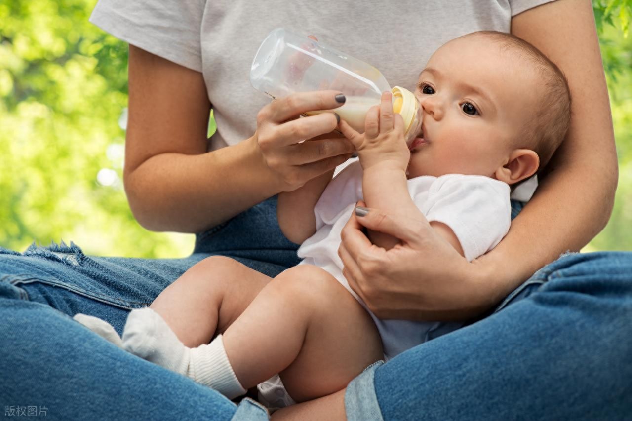 哺乳期媽媽注意！這5種食物可能影響乳汁分泌或寶寶健康！